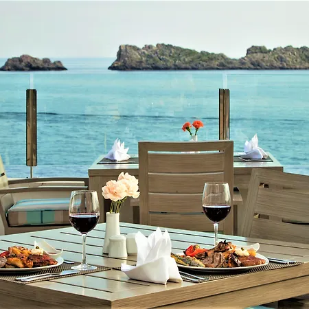 Royal Ariston Hotel