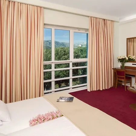 Royal Ariston Hotel 5*